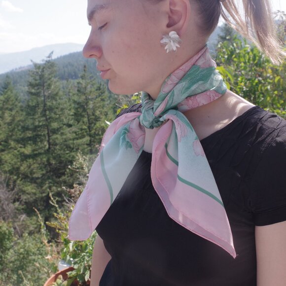 Beautiful Scarf From Italy By Yves Roccher - Picture 1 of 8